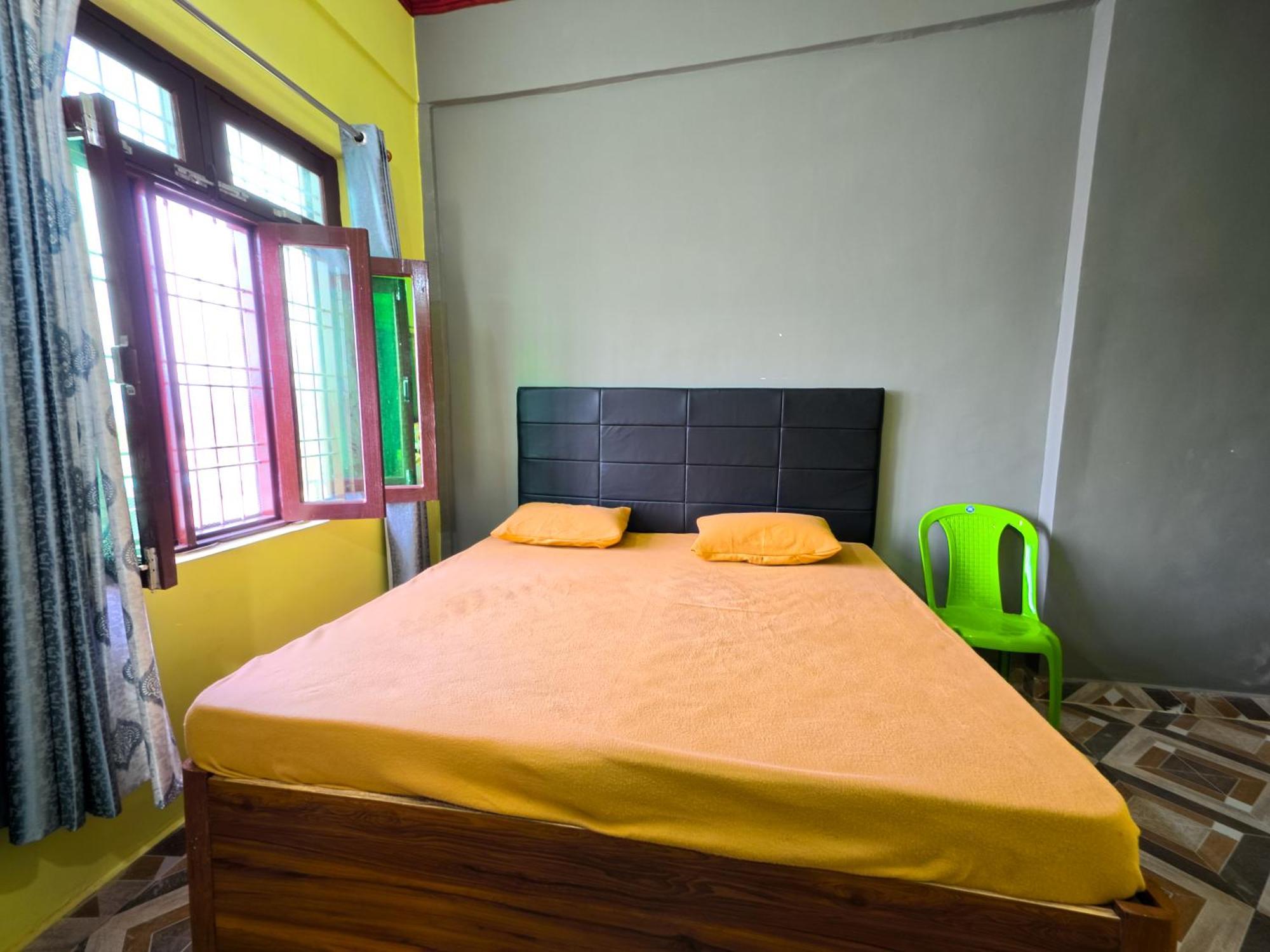 Mahi Restaurant & Guest House Almora Exterior photo