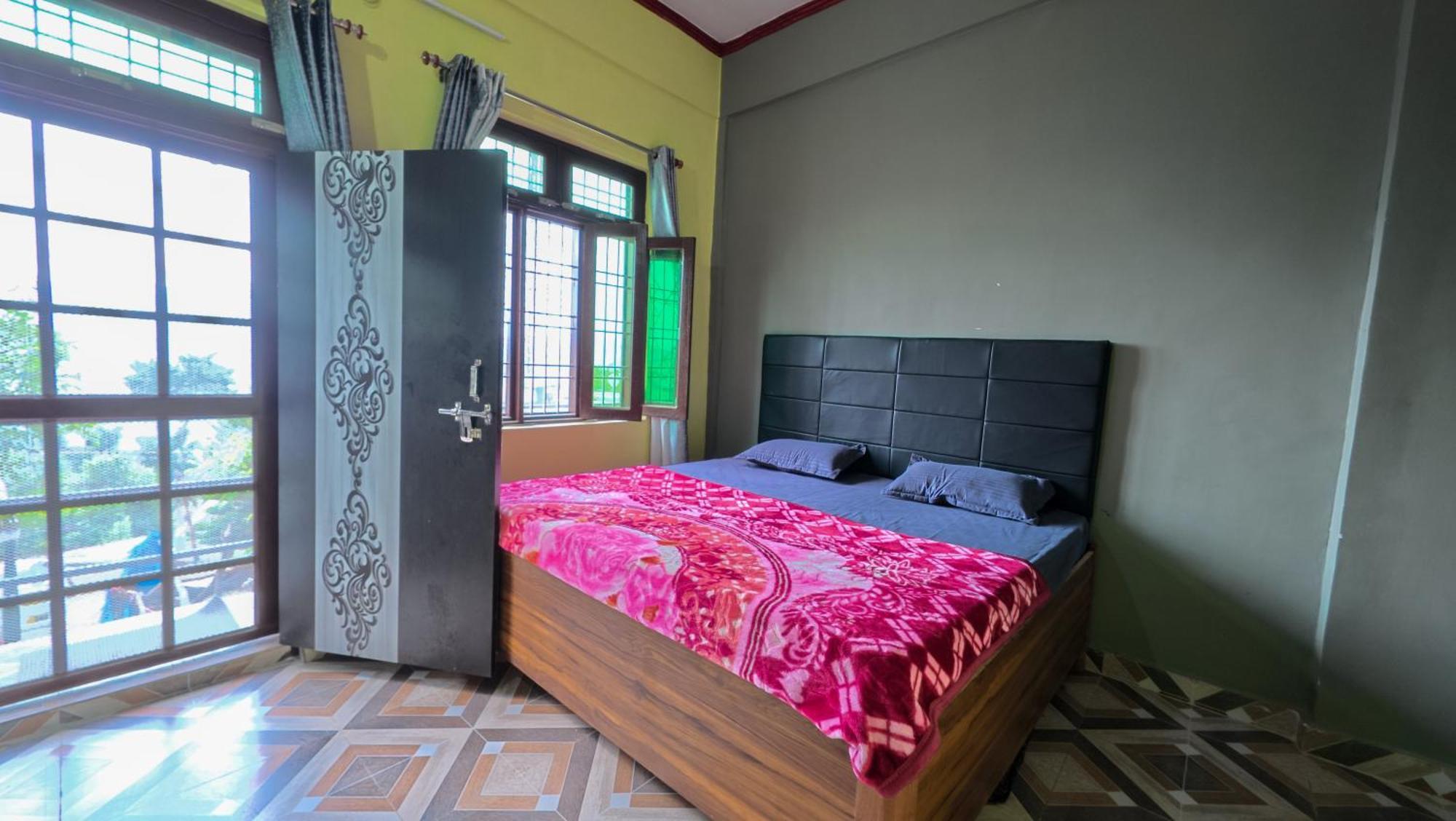 Mahi Restaurant & Guest House Almora Exterior photo