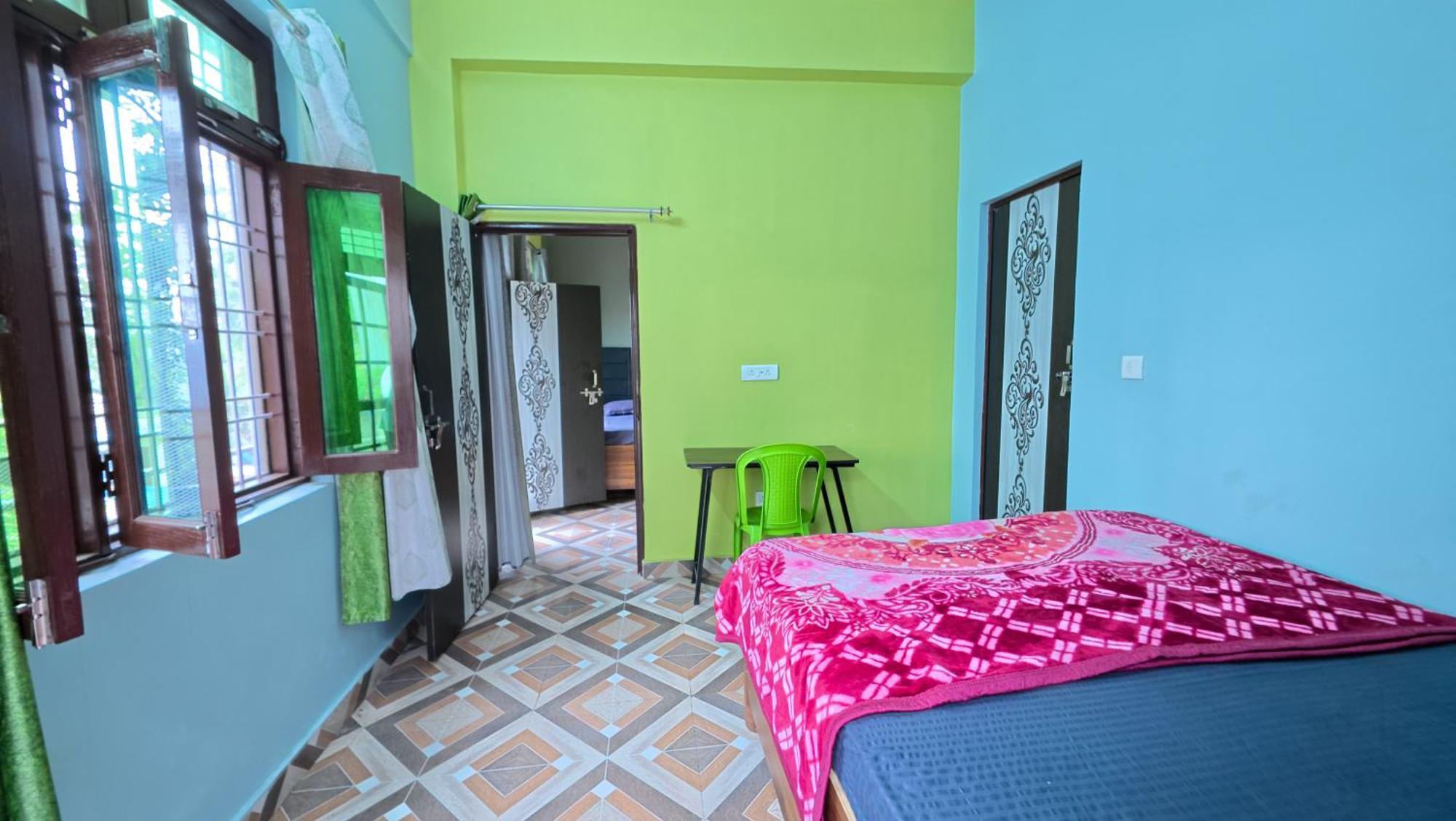 Mahi Restaurant & Guest House Almora Exterior photo